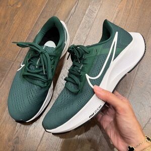 NWOT Women’s Nike Air Zoom Pegasus 38 Running Shoes